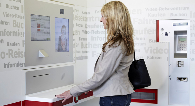 Bahn Videoreisezentrum Kundin Foto Deutsche Bahn